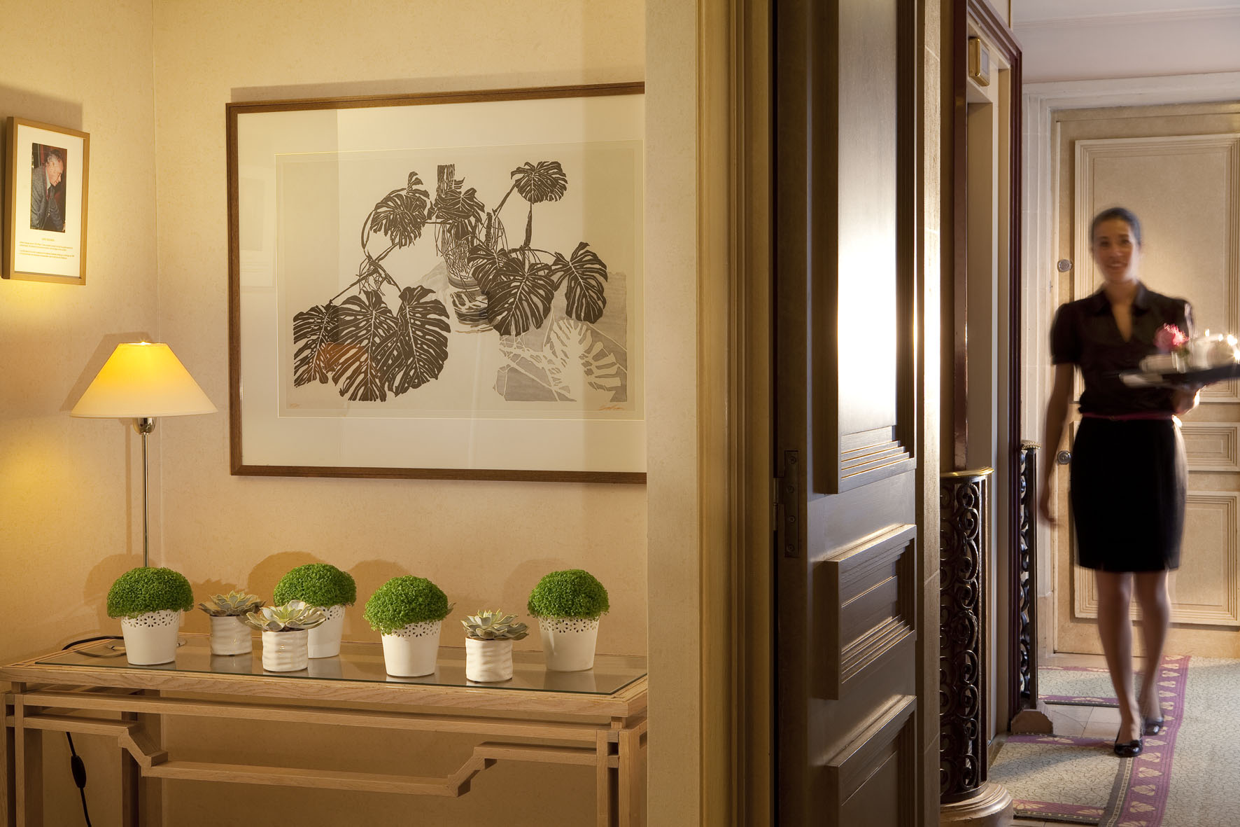 Breakfast And Room Service Hotel Bedford Paris Luxury